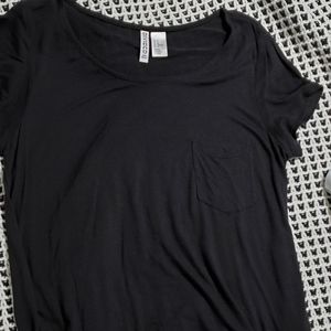 3/$17🍀H&M Black S/S Tee